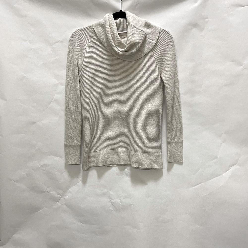Loft Womens cream turtleneck sweater size xs